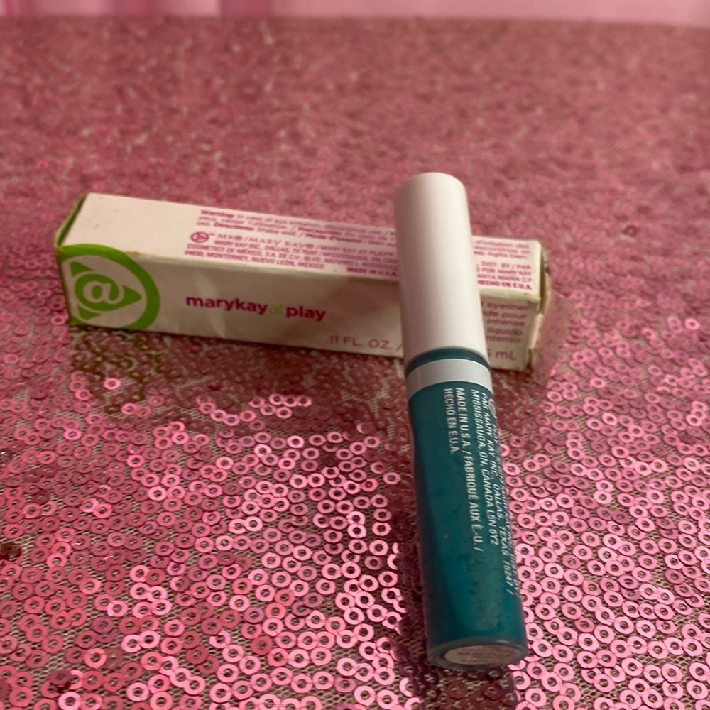 Mary Kay at play bold fluid eyeliner